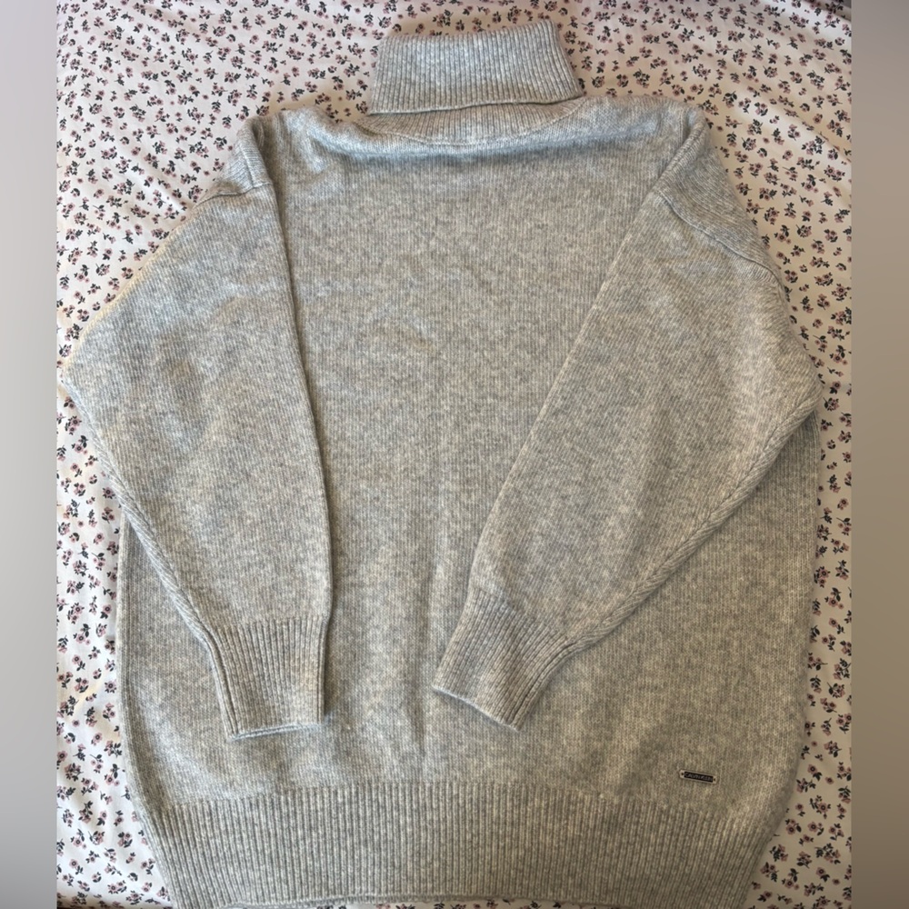 Women’s Gray Sweater